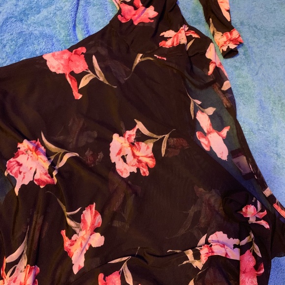 Lace top - Picture 2 of 4